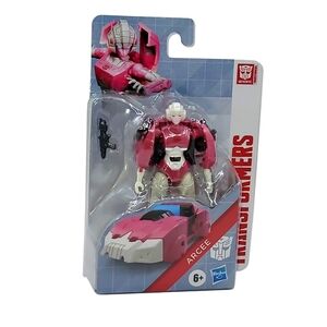 Hasbro Transformers Arcee in Pink and White